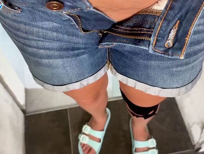 Download: Squirtydirty - Gerade noch geschafft die Hose runter zu ziehen!