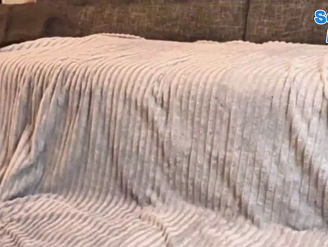 Download: Squirtydirty - Einfach die Beine breit machen und los pissen, was gibt’s geileres