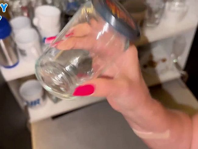 Download: Squirtydirty - User-Wunsch der ganz besonderen Art - einmal abfüllen bitte!