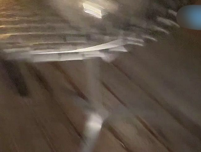 Download: Squirtydirty - Wenn das Hotelzimmer einen Balkon hat muss ich natürlich auch da pissen