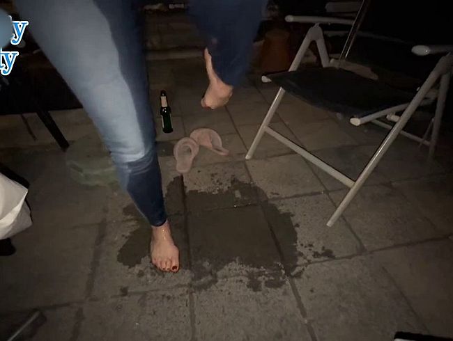 Download: Squirtydirty - Black Friday Piss Best Of um in Weihnachtsstimmung zu kommen