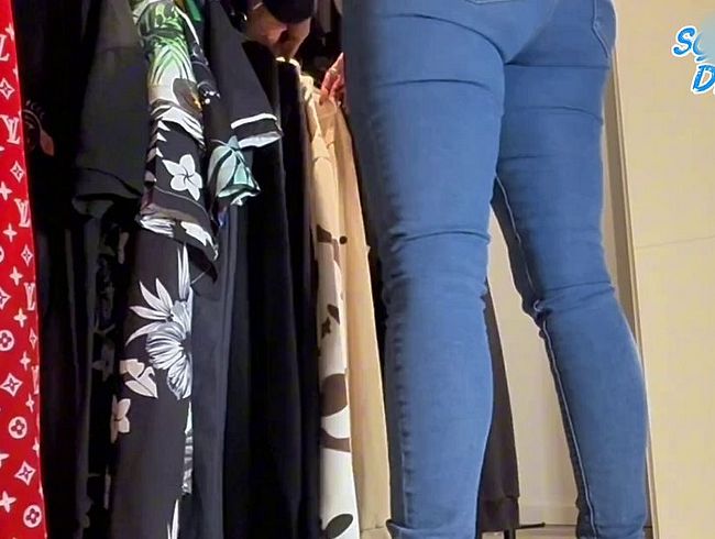 Download: Squirtydirty - Da ist mir beim Shoppen doch ein Missgeschick passiert….