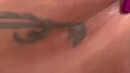 Download: Squirtydirty - Heimlich dabei gefilmt wie ich in die Dusche pinkel