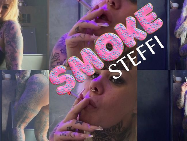 Download: SteffiBlond - SMOKE STEFFI | komm wir smoken zusammen!