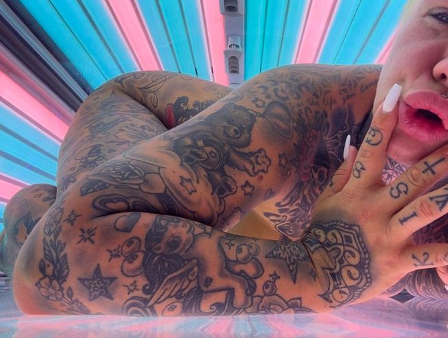 Download: SteffiBlond - SONNENBANK WIXXEN | extrem notgeil überall.