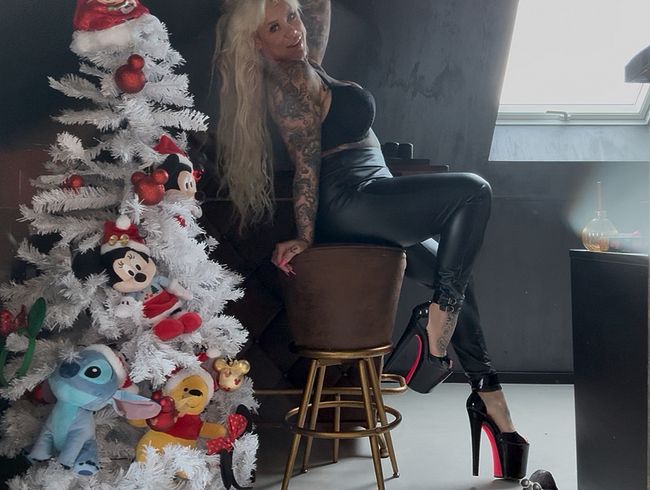 Download: SteffiBlond - Uh mein Ficker meine geile Latexhose brauch Sperma!