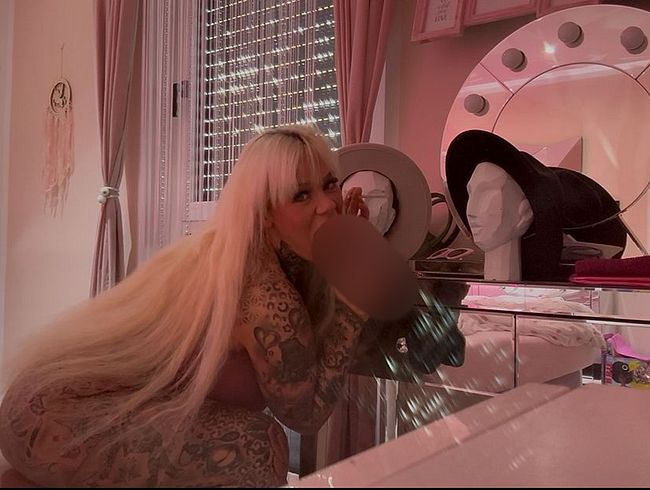 Download: SteffiBlond - Smoking BBC DICK!