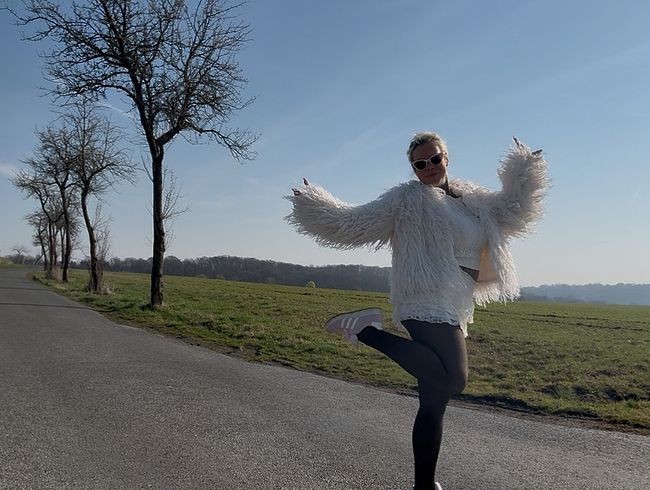 Download: SteffiBlond - Jogging Maus! schwitz und bumsbar!