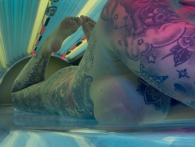 Download: SteffiBlond - SONNENBANK STEFFI - unter der Bank geht es zur Sache!