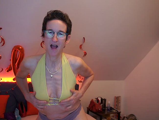 Download: Steffi_Sommerbach - Harter Orgasmus mit dem Stoßwellenvibrator!