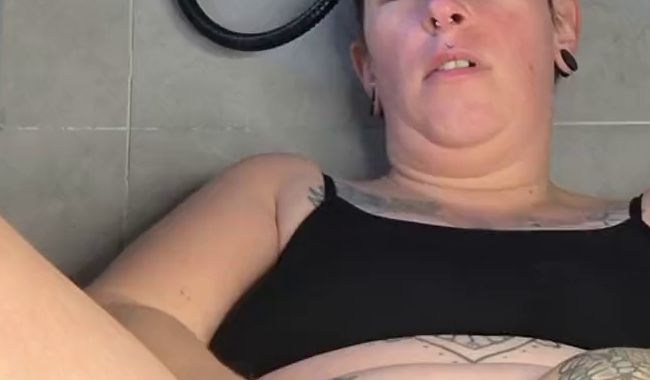 Download: Stella-Ella - Ns und mit dem Lieblingsspielzeug in der Dusche selbst gemacht