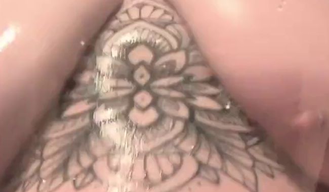 Download: Stella-Ella - Kommst du mit duschen? Einfach nur ein flauschiger nasser Körper beim duschen ?