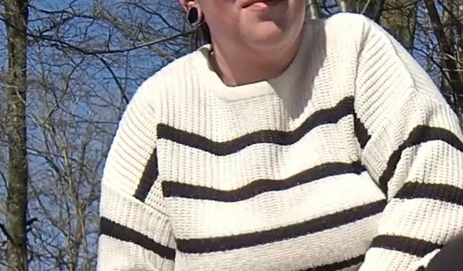 Download: Stella-Ella - Draußen gepinkelt