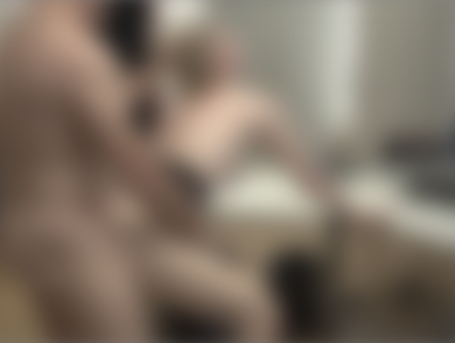 Download: StevePhoenix - Quickie auf dem Schreibtisch, die Angestelltem im Nebenraum