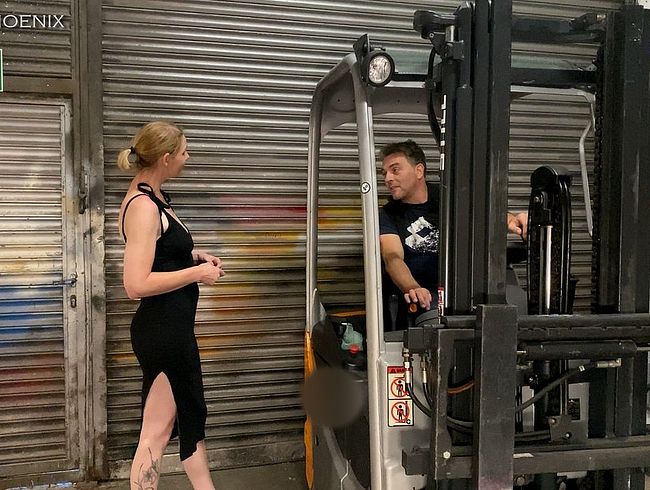 Download: StevePhoenix - Heftig... beim Arbeiten im Lager eine Nymphomanin AO geklärt