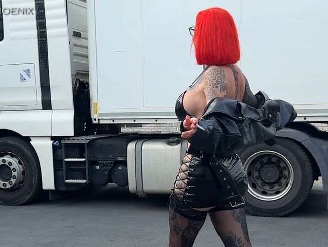 Download: StevePhoenix - Schlampe fickt mich zum Feierabend