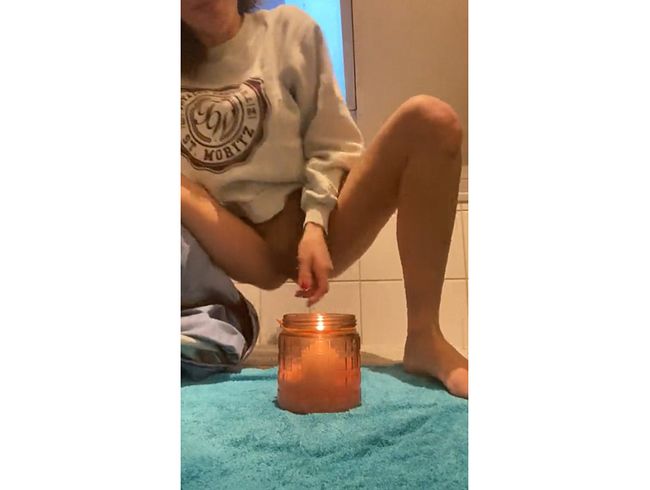 Download: SueVenusN - ,,Pisse , marsch“ //,, Sue‘ lösch das Feuer !“