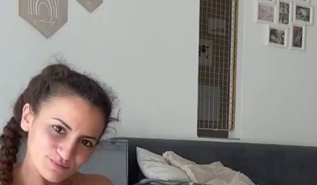 Download: Sue_Nova - ,,Zusammen stark , zusammen pissen“ - PVC Kleidung getränkt !