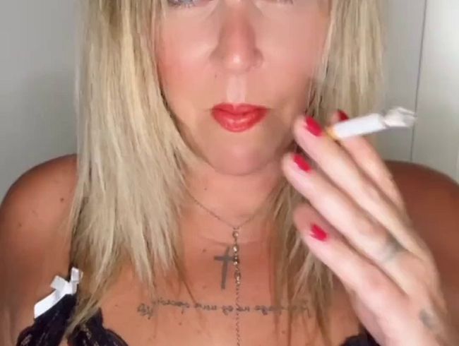 Download: SuesseAurelie - Smoking Tittis!