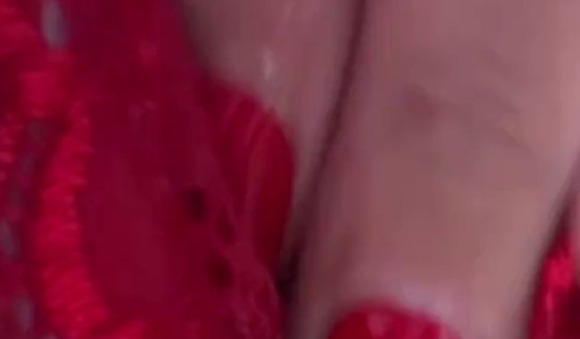 Download: SuesseAurelie - Schau dir diese nasse Pussy an! So saftig und nass!