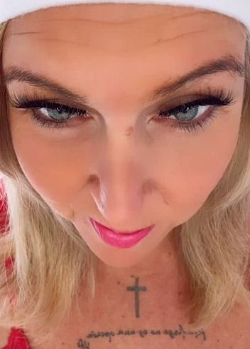 Download: SuesseAurelie - Die Zuckerstange wird nass ran genommen, ob es ihr gefällt?