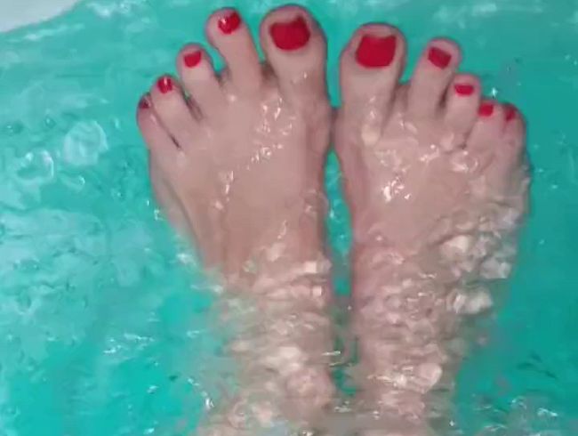 Download: Suesse_Fuesse25 - Whirlpool-Party