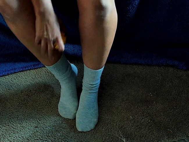 Download: Sweet-Lara666 - Socken und Ketten