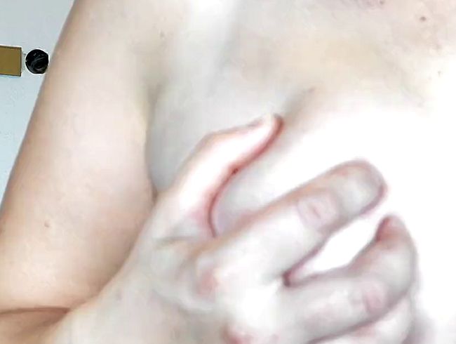 Download: Sweet-Lara666 - Titten verband (ohne Ton)