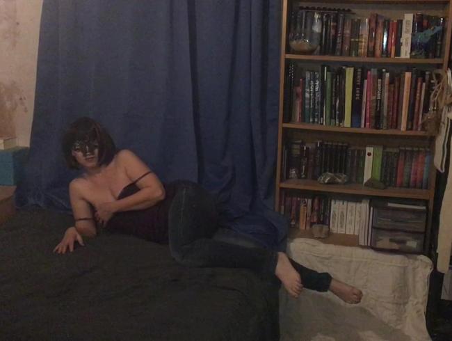 Download: Sweet-Lara666 - Ich piss mir in meine Jeans