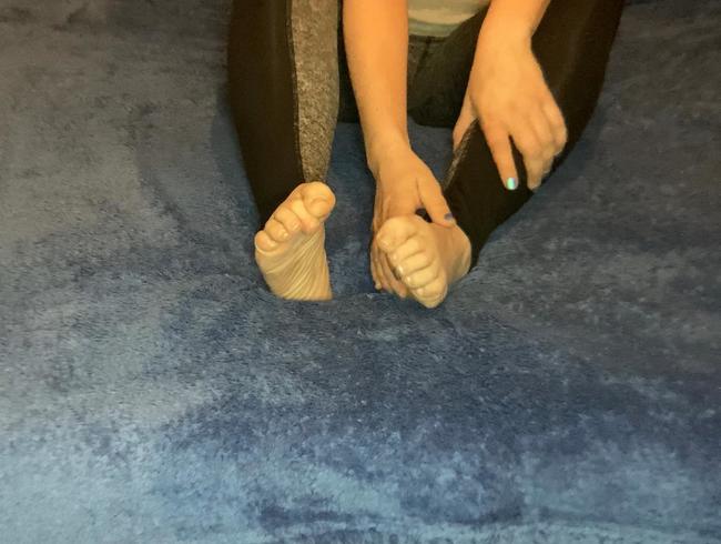 Download: Sweet-Lara666 - Meine geilen Füße