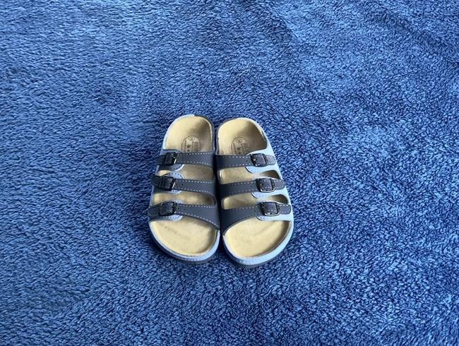 Download: Sweet-Lara666 - Sexy Schlappen mit Nylons.