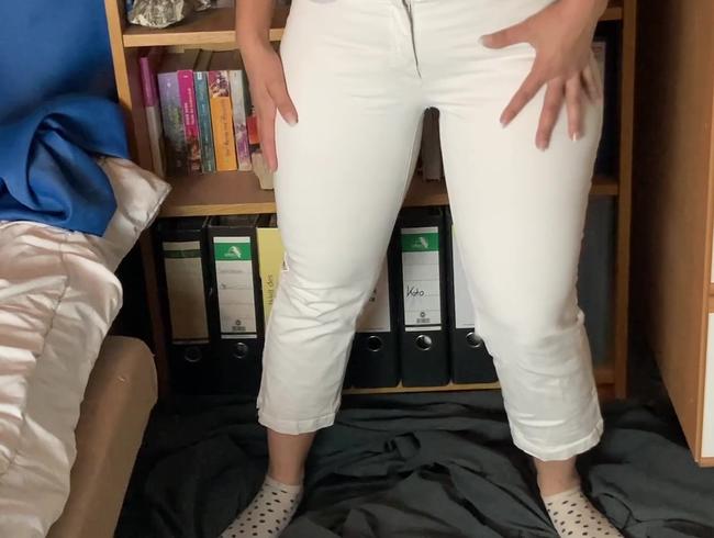 Download: Sweet-Lara666 - Userwunsch erfüllt. Goldener Saft nur für dich!