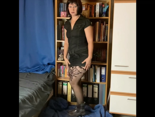 Download: Sweet-Lara666 - Goldener Saft und geiler Gummi.