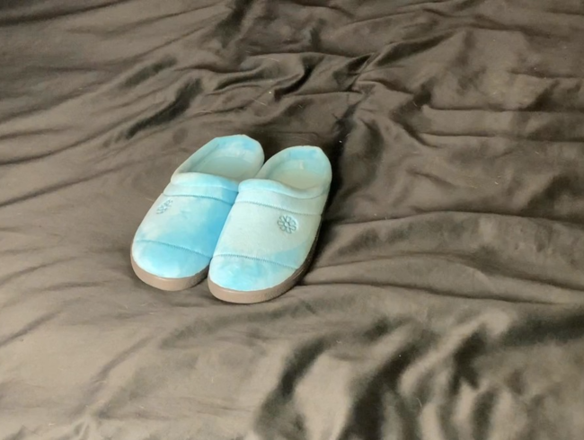 Download: Sweet-Lara666 - Flauschiger Fußfetisch.