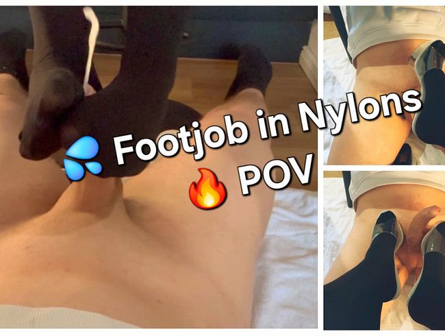 Download: SweetSoul24 - Mein ERSTER Footjob in Nylons und dann sogar noch mit MEGA Orgasmsus !