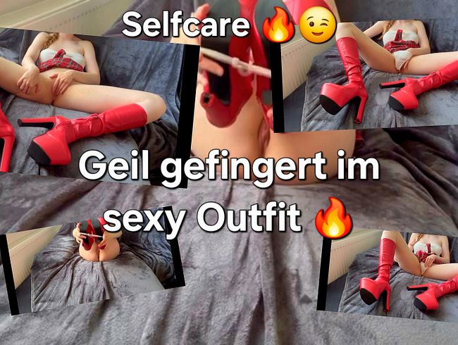 Download: SweetSoul24 - SB SOLO Ich mache es mir selbst ! Sexy Schulmädchen und rote Stiefel