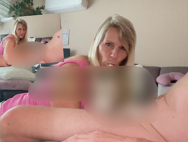 Download: SweetSusiNRW - Latex Öl Wichs komm lass es raus