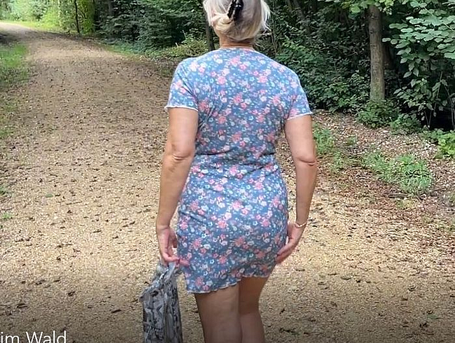 Download: SweetSusiNRW - Spermawalk im Wald Von zwei Schwänzen voll Gespritzt