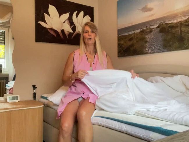 Download: SweetSusiNRW - Hausfrauen Report-Gästezimmer für meinen Hausfreund fertig machen