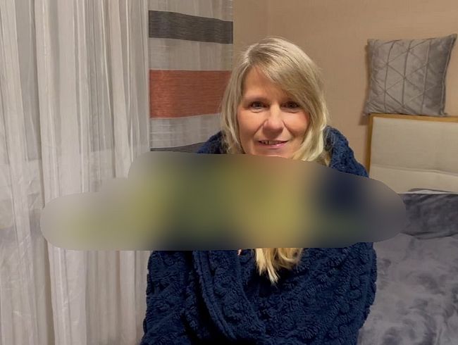 Download: SweetSusiNRW - Sexsüchtig-Fick mich Blank und Spritz mir auf die Fotze