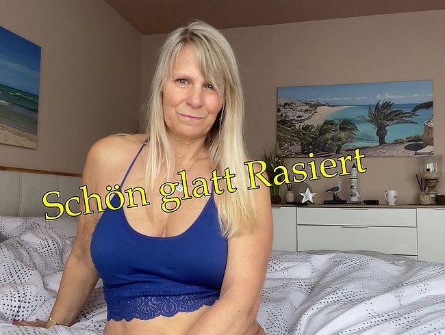 Download: SweetSusiNRW - Schön glatt Rasiert
