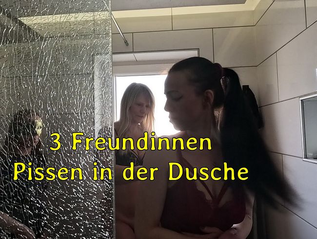 Download: SweetSusiNRW - 3 Freundinnen Pissen in der Dusche