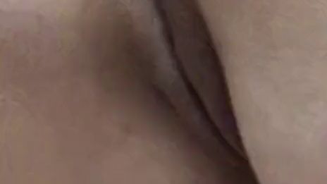 Download: SweetToffee - Ich masturbiere auf einer Couch und habe einen Orgasmus.