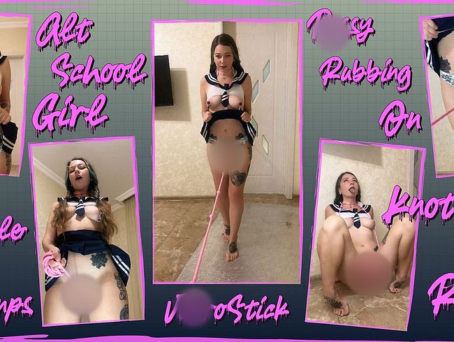 Download: Sweet_Sansarella - Alt School Girl Pussy Ribbing auf geknotetem Seil. Bondage, Nippelklammern, VibroStick.