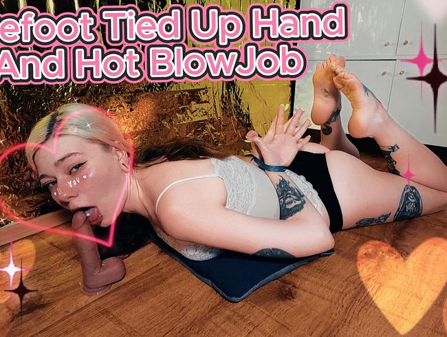 Download: Sweet_Sansarella - Barfüßiges Alt-Girl mit gefesselten Händen und heißem Blowjob.