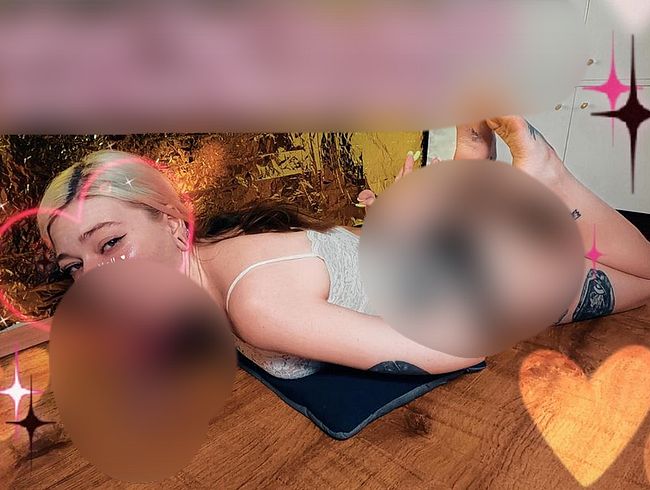 Download: Sweet_Sansarella - Barfüßiges Alt-Girl mit gefesselten Händen und heißem Blowjob.