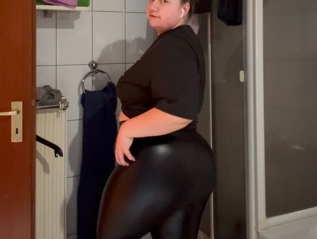 Download: Sweetlollipop98 - Lederleggins ASMR wer hält länger durch ohne zu spritzen