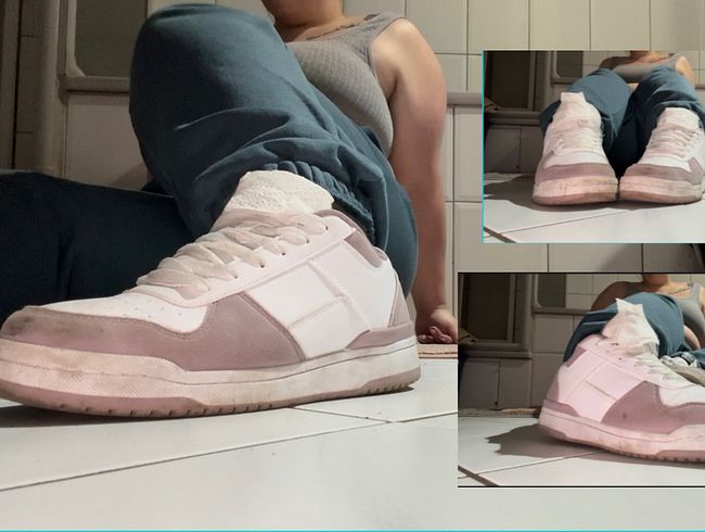 Download: Sweetlollipop98 - Fetisch Video spritz mir auf meine dreckigen Sneaker