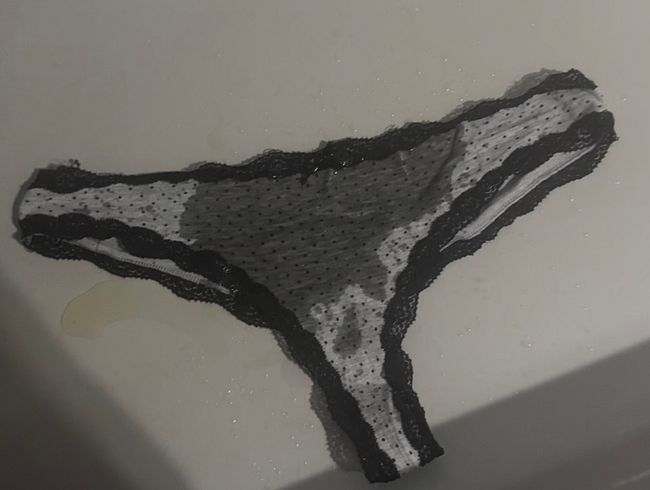 Download: Sweetlollipop98 - Demütigung NS Skandal ich piss für dich auf einen string schämst du dich nicht ?