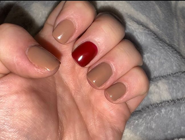 Download: Sweetlollipop98 - Hey du geile Dreckssau spritz mir auf meine neuen Nägel (Ohne ton)